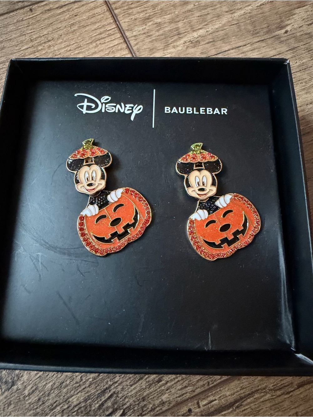 NIB Disney x BaubleBar Mickey Mouse Jack-O-Lantern Pumpkin Halloween Earrings